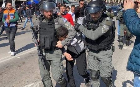 اصابات واعتقالات في باب العامود بالقدس